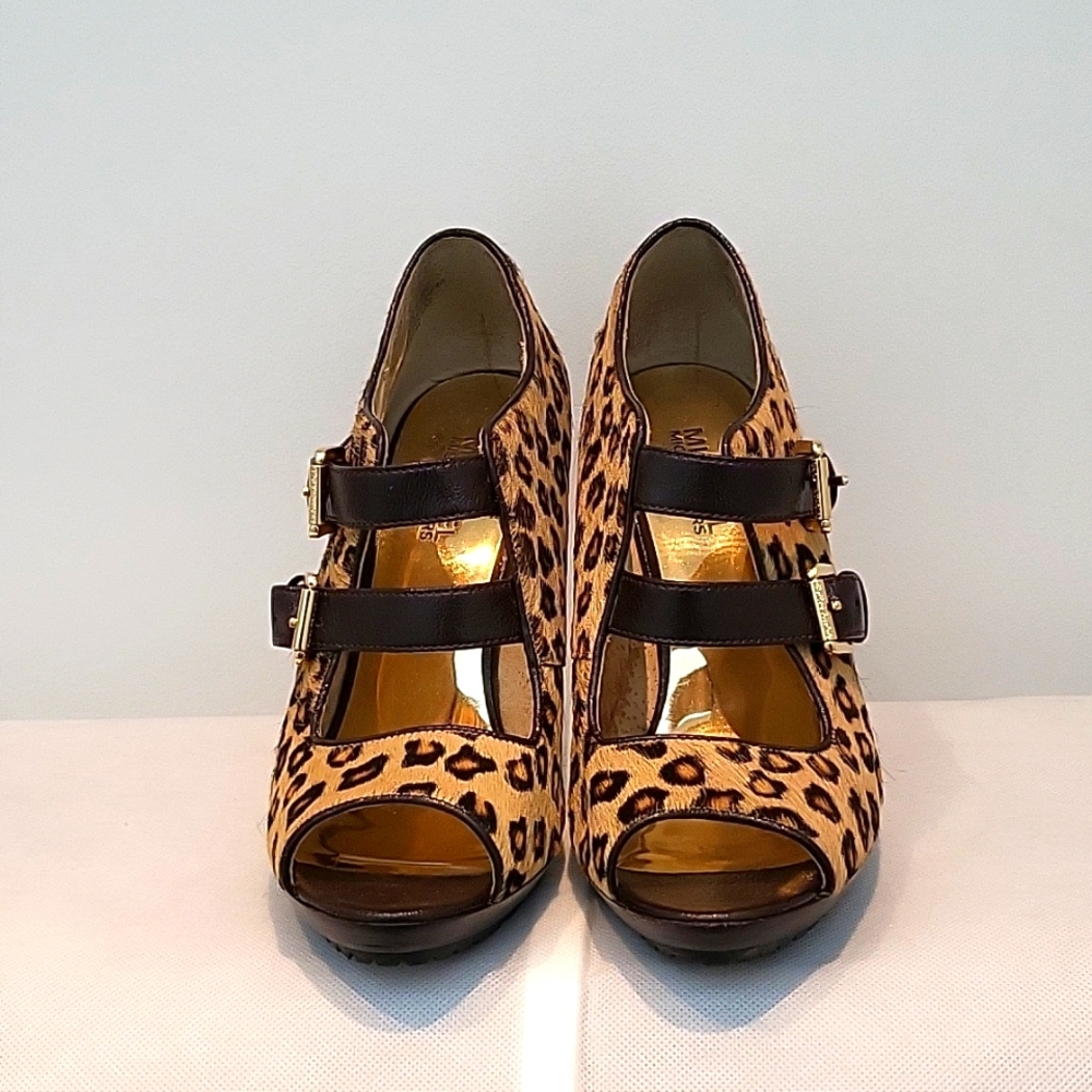 Michael Kors ankle bootie